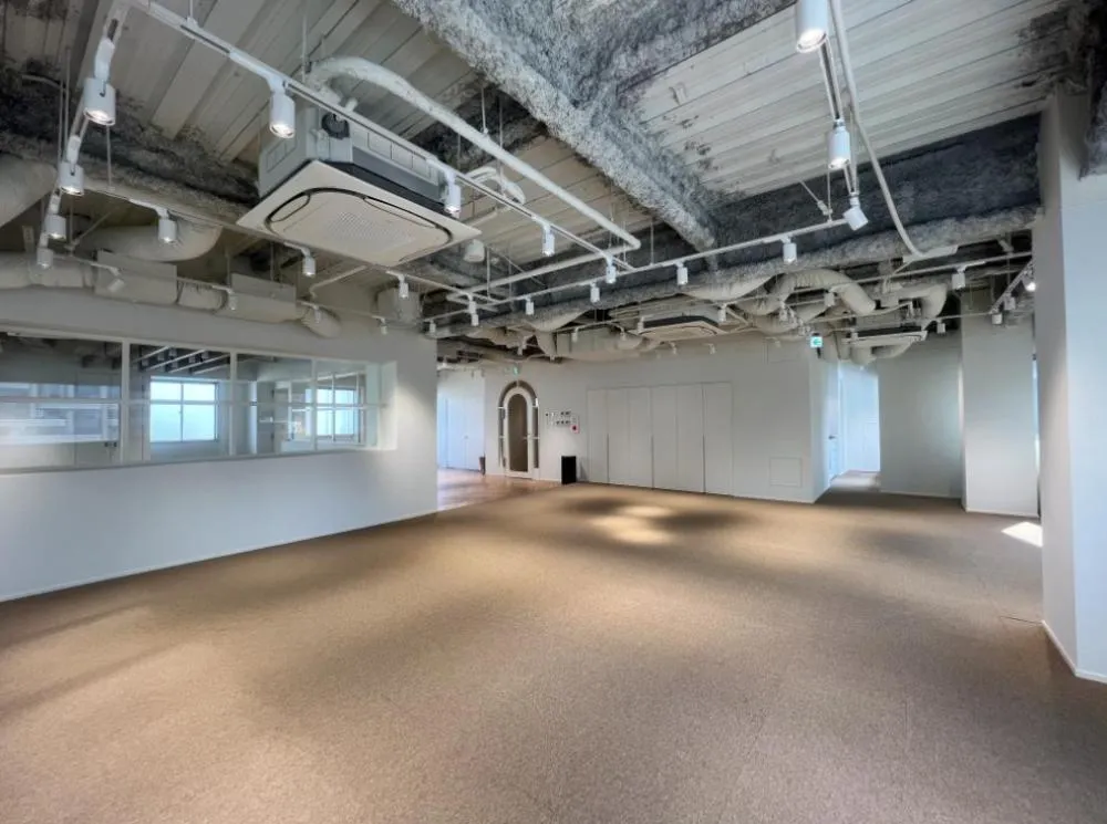 東京タワービュー 華やかなデザイナーズオフィスの居抜き賃貸オフィス物件(約50坪) ｜居抜きオフィス物件検索サイト【vivit-ビビット】（3）