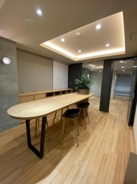 内幸町駅徒歩5分以内！会議室完備！の居抜き賃貸オフィス物件(約30坪) ｜居抜きオフィス物件検索サイト【vivit-ビビット】（サムネイル1）
