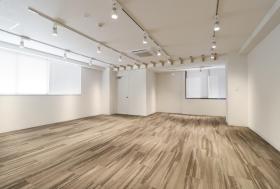 会議室造作済み！おしゃれオフィスの居抜き賃貸オフィス物件(約25坪) ｜居抜きオフィス物件検索サイト【vivit-ビビット】（サムネイル1）