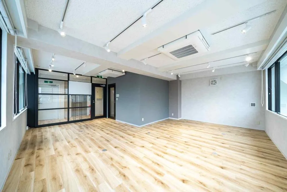 使いやすいレイアウト 10名前後で利用可の居抜き賃貸オフィス物件(約20坪) ｜居抜きオフィス物件検索サイト【vivit-ビビット】（1）