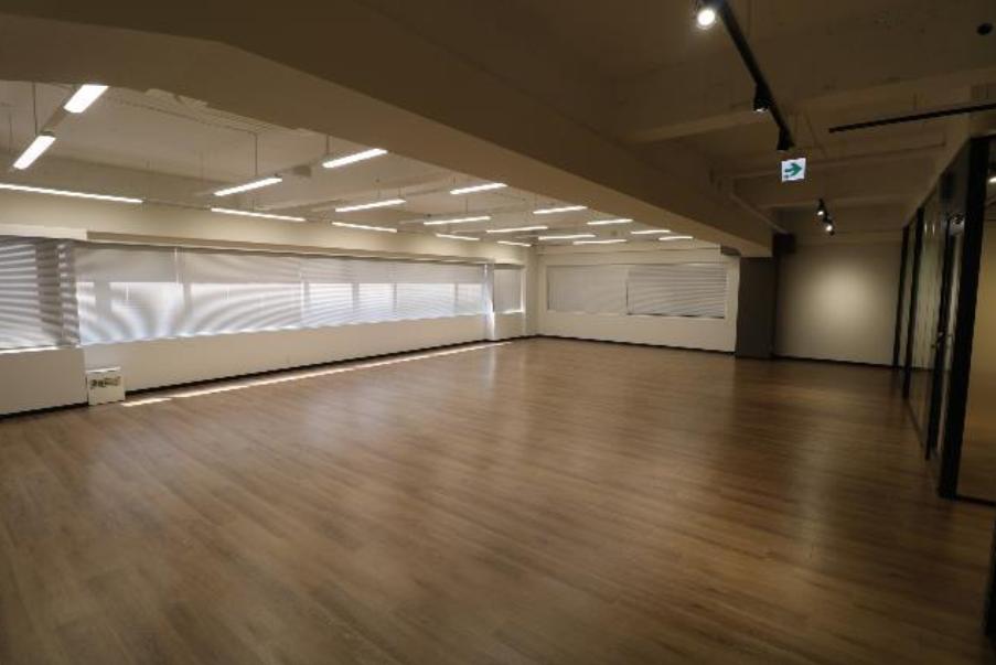 レンガ調の内装！ 駅チカ物件！の居抜き賃貸オフィス物件(約50坪) ｜居抜きオフィス物件検索サイト【vivit-ビビット】（5）