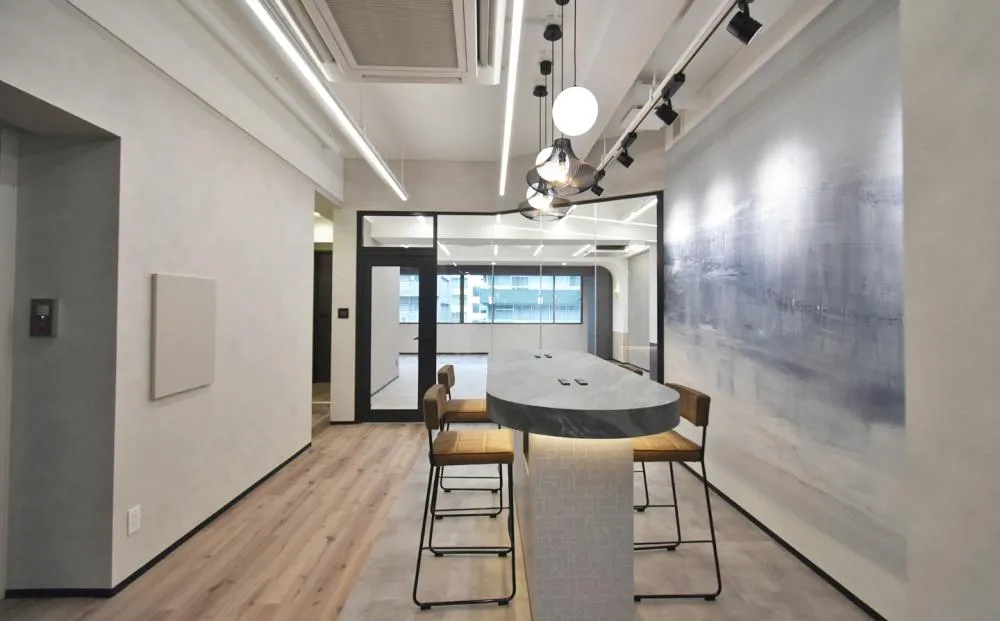 会議室2部屋あり！ おしゃれなラウンジあり！！の居抜き賃貸オフィス物件(約35坪) ｜居抜きオフィス物件検索サイト【vivit-ビビット】（3）