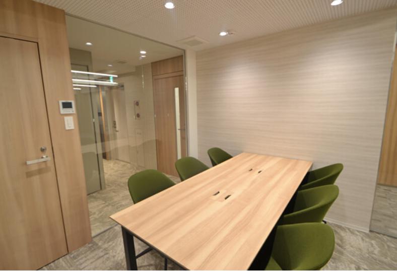 新富町駅徒歩4分 会議室付きセットアップオフィスの居抜き賃貸オフィス物件(約25坪) ｜居抜きオフィス物件検索サイト【vivit-ビビット】（3）