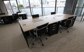 家具手配を抑えて始める表参道オフィスの居抜き賃貸オフィス物件(約30坪) ｜居抜きオフィス物件検索サイト【vivit-ビビット】（サムネイル3）