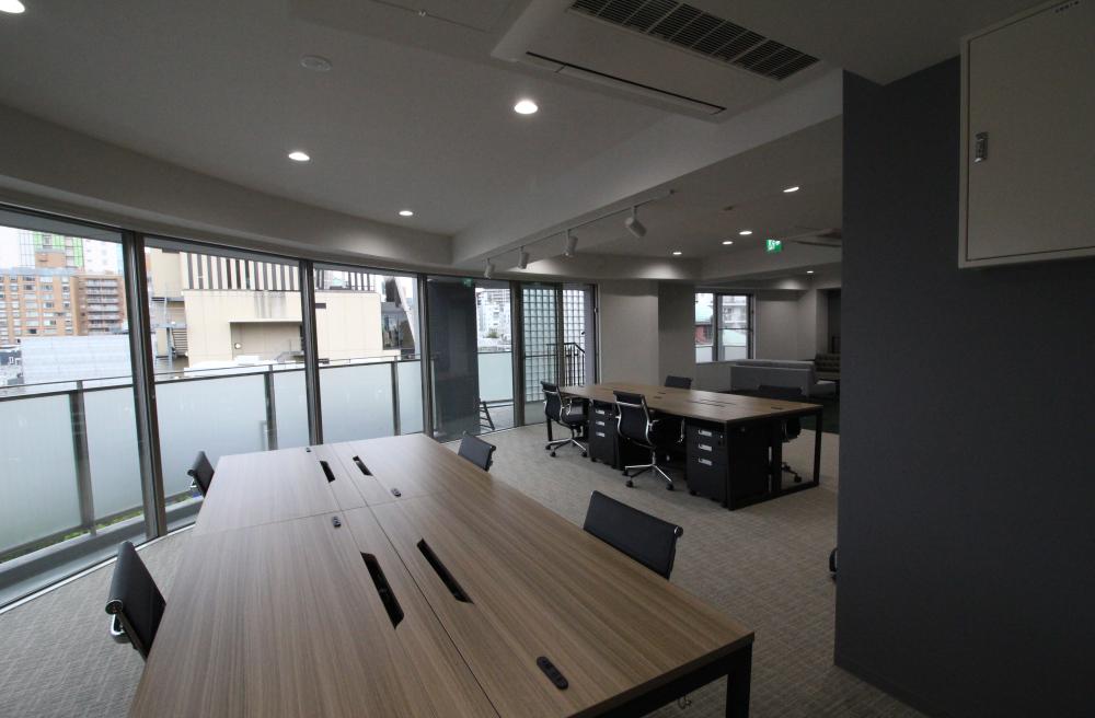 家具手配を抑えて始める表参道オフィスの居抜き賃貸オフィス物件(約30坪) ｜居抜きオフィス物件検索サイト【vivit-ビビット】（4）
