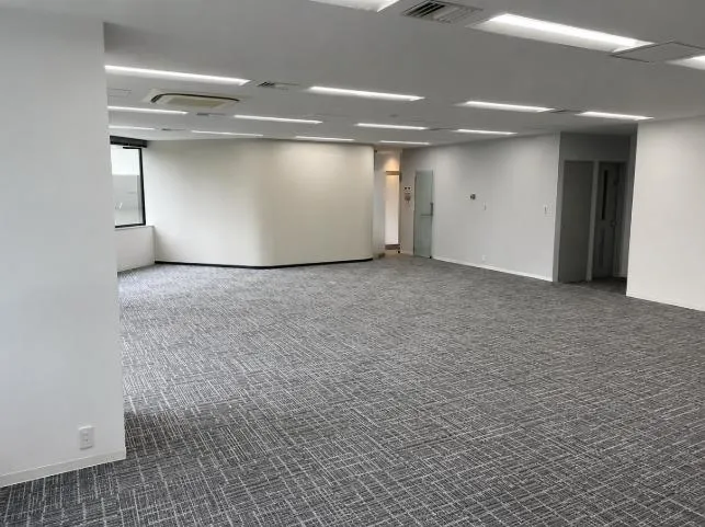 会議室付きで始めやすい中規模オフィスの居抜き賃貸オフィス物件(約45坪) ｜居抜きオフィス物件検索サイト【vivit-ビビット】（3）
