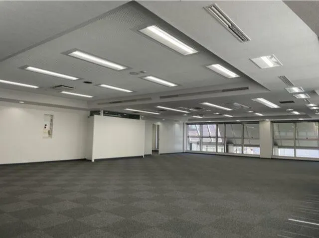 完成形に縛られず自社仕様へ整えやすい空間 東京都中央区日本橋兜町 約70坪（約231㎡）