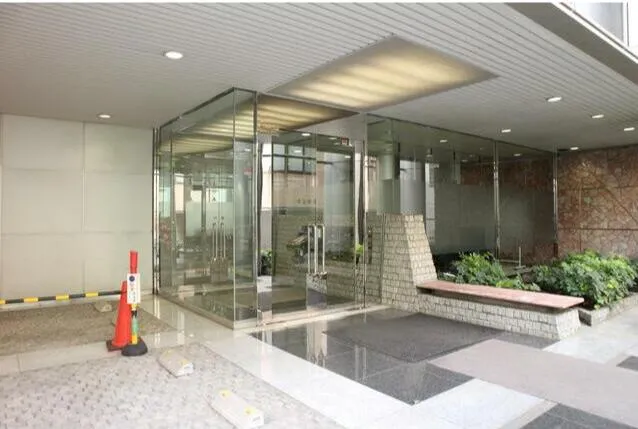 完成形に縛られず自社仕様へ整えやすい空間の居抜き賃貸オフィス物件(約70坪) ｜居抜きオフィス物件検索サイト【vivit-ビビット】（4）