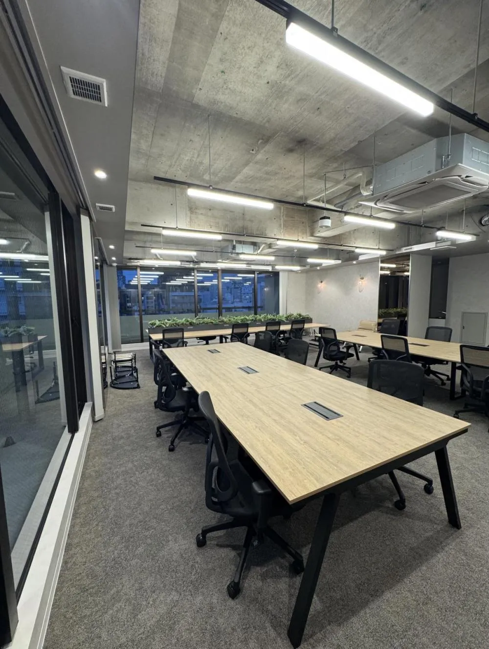 成長企業の運用を見据えた、無駄のないレイアウトの居抜き賃貸オフィス物件(約45坪) ｜居抜きオフィス物件検索サイト【vivit-ビビット】（4）