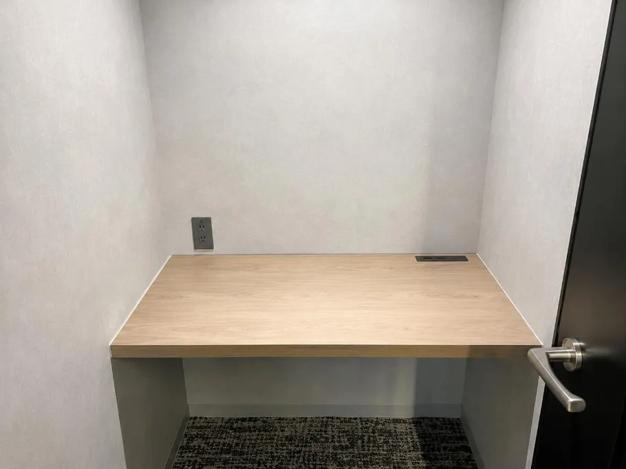家具付き会議室で初期費用を抑えた移転への居抜き賃貸オフィス物件(約35坪) ｜居抜きオフィス物件検索サイト【vivit-ビビット】（5）