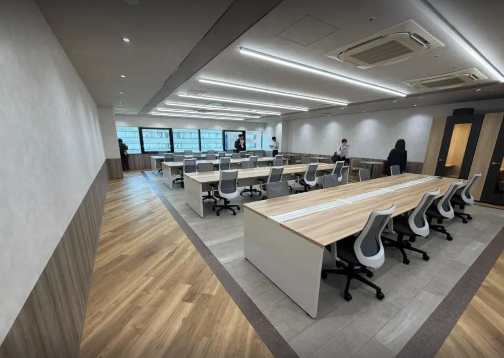 商談と執務が交差する成長企業向け空間の居抜き賃貸オフィス物件(約55坪) ｜居抜きオフィス物件検索サイト【vivit-ビビット】（6）
