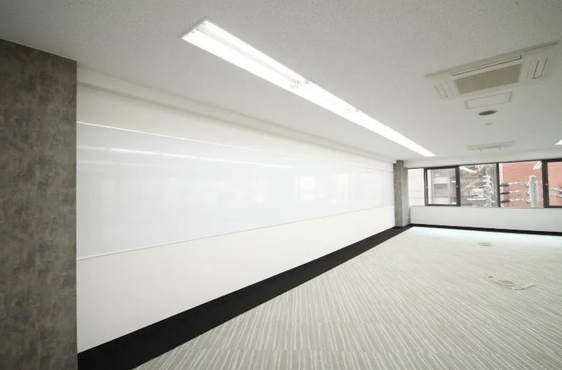 オンとオフを切り替えやすい空間設計の居抜き賃貸オフィス物件(約50坪) ｜居抜きオフィス物件検索サイト【vivit-ビビット】（4）