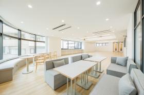 個室充実でも36名が働ける設計の居抜き賃貸オフィス物件(約70坪) ｜居抜きオフィス物件検索サイト【vivit-ビビット】（サムネイル1）