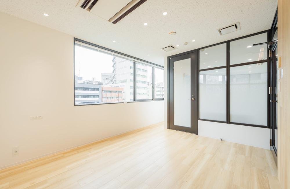 個室充実でも36名が働ける設計の居抜き賃貸オフィス物件(約70坪) ｜居抜きオフィス物件検索サイト【vivit-ビビット】（6）