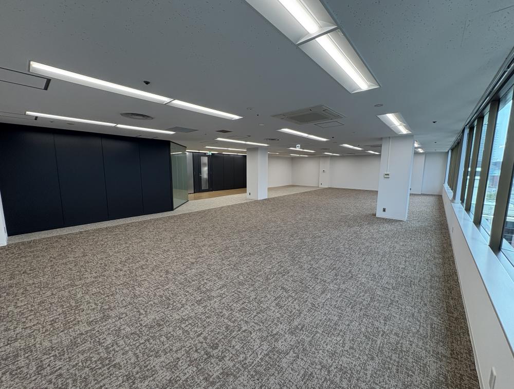 御堂筋沿／視認性高／シンプルな内装の居抜き賃貸オフィス物件(約65坪) ｜居抜きオフィス物件検索サイト【vivit-ビビット】（6）