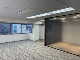 完成形を押し付けない自由設計のオフィスの居抜き賃貸オフィス物件(約20坪) ｜居抜きオフィス物件検索サイト【vivit-ビビット】（サムネイル3）