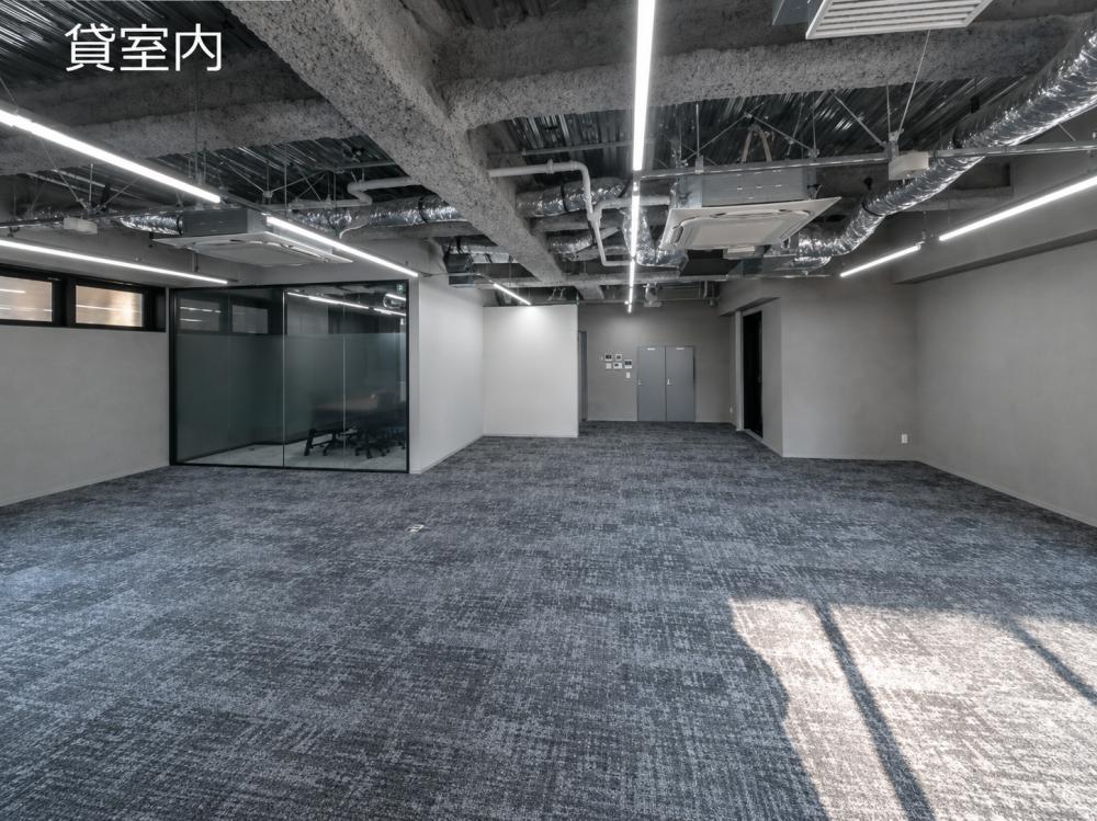 開放感と機能性を兼ね備えたセットアップオフィスの居抜き賃貸オフィス物件(約30坪) ｜居抜きオフィス物件検索サイト【vivit-ビビット】（3）
