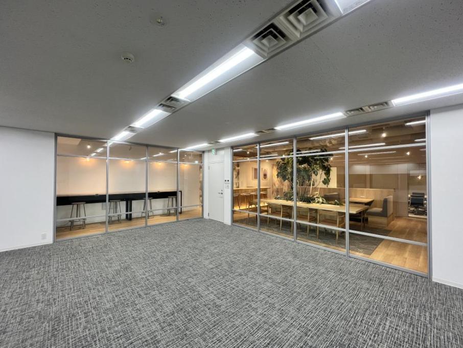 広々としたラウンジスペース付き内装付きオフィスの居抜き賃貸オフィス物件(約85坪) ｜居抜きオフィス物件検索サイト【vivit-ビビット】（7）