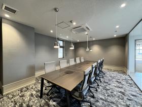 会議室付き！ 男女別トイレ！の居抜き賃貸オフィス物件(約115坪) ｜居抜きオフィス物件検索サイト【vivit-ビビット】（サムネイル9）