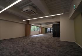 東京都千代田区神田美倉町 約40坪の居抜き賃貸オフィス物件(約40坪) ｜居抜きオフィス物件検索サイト【vivit-ビビット】（サムネイル3）