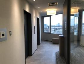 会議室付き！おしゃれなオフィスの居抜き賃貸オフィス物件(約65坪) ｜居抜きオフィス物件検索サイト【vivit-ビビット】（サムネイル5）
