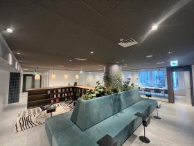 会議室付き 一部什器付きの居抜き賃貸オフィス物件(約110坪) ｜居抜きオフィス物件検索サイト【vivit-ビビット】（サムネイル1）