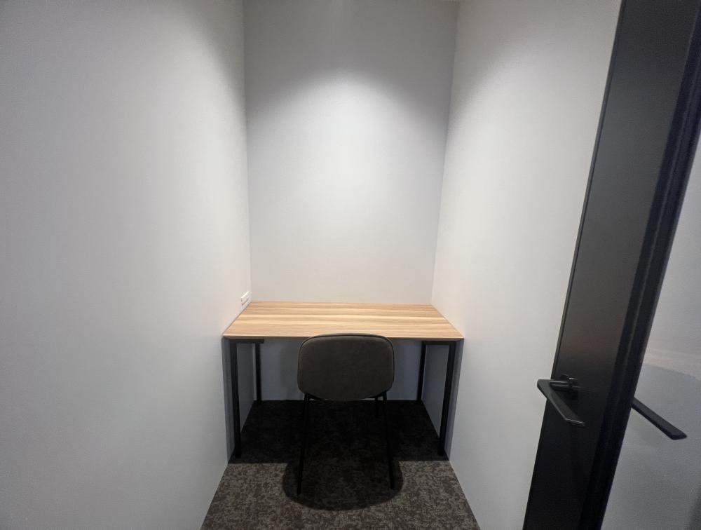 会議室付き 一部什器付きの居抜き賃貸オフィス物件(約110坪) ｜居抜きオフィス物件検索サイト【vivit-ビビット】（10）