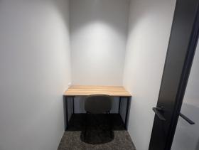 会議室付き 一部什器付きの居抜き賃貸オフィス物件(約110坪) ｜居抜きオフィス物件検索サイト【vivit-ビビット】（サムネイル10）