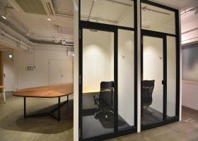 会議室2室 屋上テラス付きの居抜き賃貸オフィス物件(約60坪) ｜居抜きオフィス物件検索サイト【vivit-ビビット】（サムネイル5）