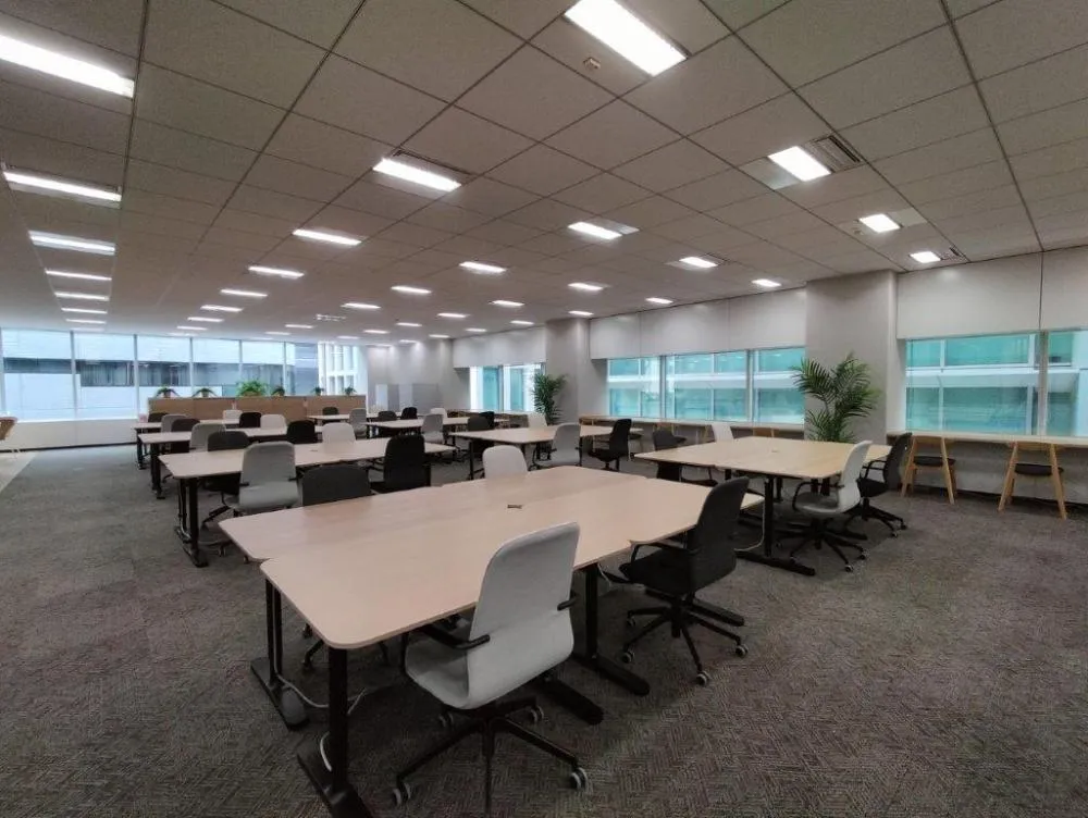 什器も全て付いてくる！ 共用ラウンジありの居抜き賃貸オフィス物件(約110坪) ｜居抜きオフィス物件検索サイト【vivit-ビビット】（8）