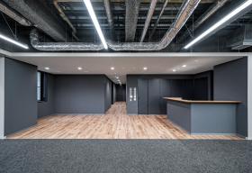 会議室2部屋 築浅物件！の居抜き賃貸オフィス物件(約75坪) ｜居抜きオフィス物件検索サイト【vivit-ビビット】（サムネイル3）