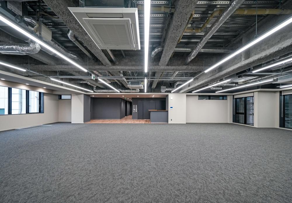 天井スケルトン 会議室2部屋設置の居抜き賃貸オフィス物件(約75坪) ｜居抜きオフィス物件検索サイト【vivit-ビビット】（10）