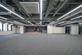 天井スケルトン 会議室2部屋設置の居抜き賃貸オフィス物件(約75坪) ｜居抜きオフィス物件検索サイト【vivit-ビビット】（サムネイル10）
