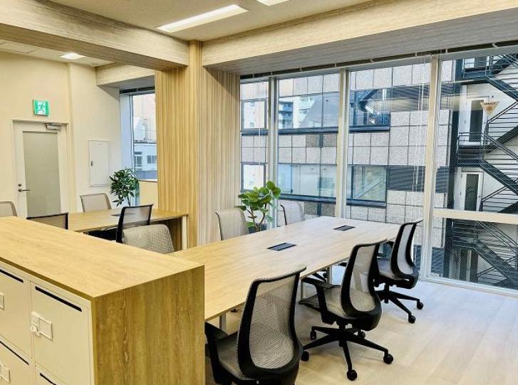 室内全体什器付き フルセットアップオフィスの居抜き賃貸オフィス物件(約25坪) ｜居抜きオフィス物件検索サイト【vivit-ビビット】（3）