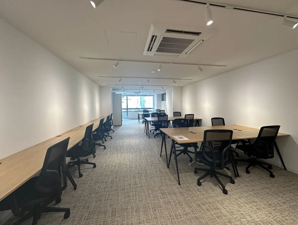 会議室2部屋、すべての家具付きの居抜き賃貸オフィス物件(約70坪) ｜居抜きオフィス物件検索サイト【vivit-ビビット】（3）