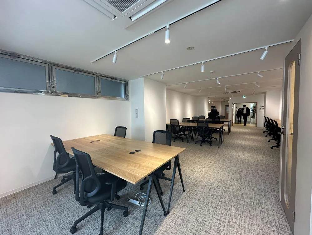 会議室2部屋、すべての家具付きの居抜き賃貸オフィス物件(約70坪) ｜居抜きオフィス物件検索サイト【vivit-ビビット】（4）