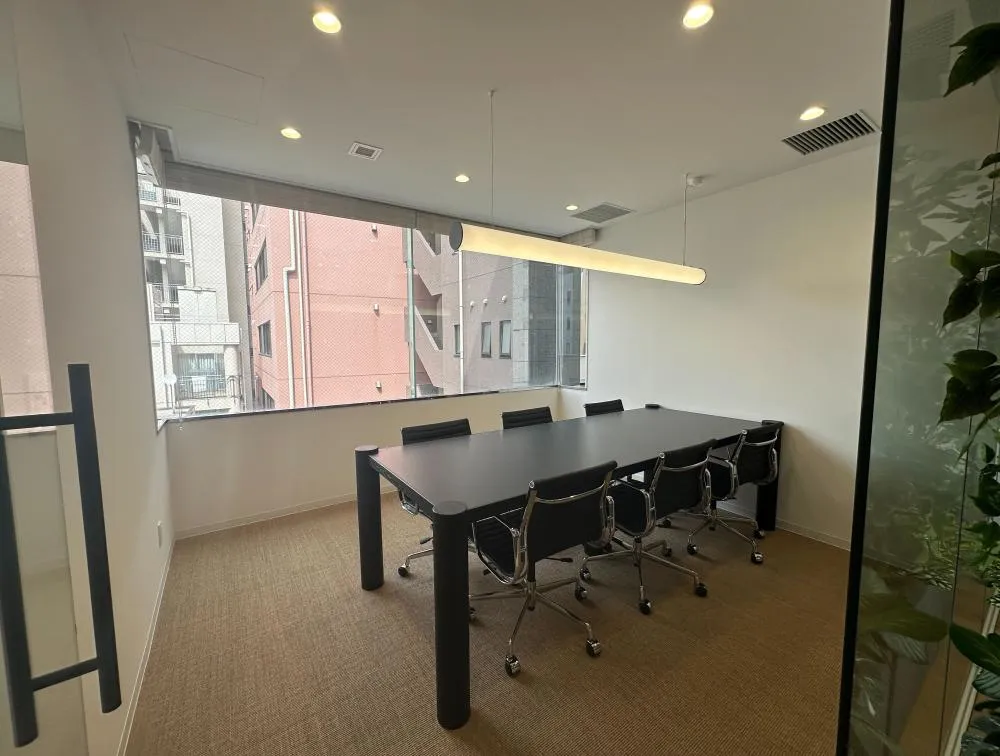 会議室2部屋、すべての家具付きの居抜き賃貸オフィス物件(約70坪) ｜居抜きオフィス物件検索サイト【vivit-ビビット】（5）