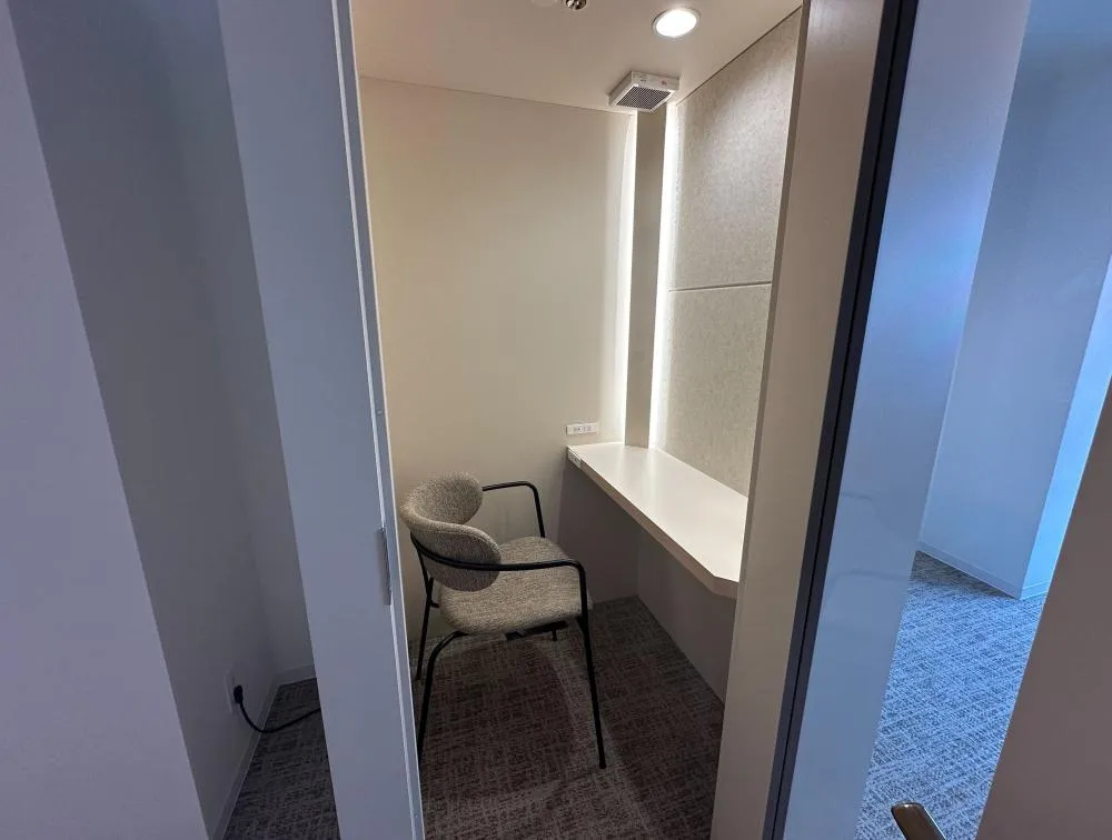 会議室2部屋、すべての家具付きの居抜き賃貸オフィス物件(約70坪) ｜居抜きオフィス物件検索サイト【vivit-ビビット】（8）
