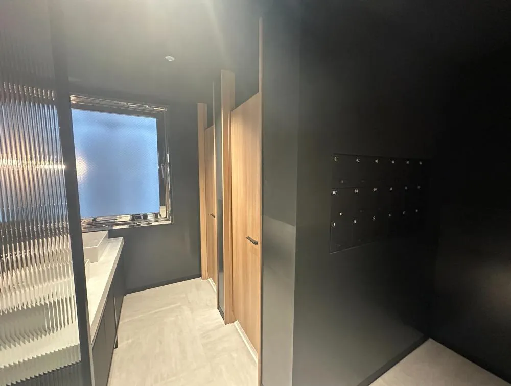 会議室2部屋、すべての家具付きの居抜き賃貸オフィス物件(約70坪) ｜居抜きオフィス物件検索サイト【vivit-ビビット】（10）