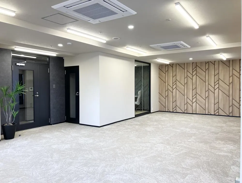 地下に共用ラウンジ・会議室ありの居抜き賃貸オフィス物件(約30坪) ｜居抜きオフィス物件検索サイト【vivit-ビビット】（3）