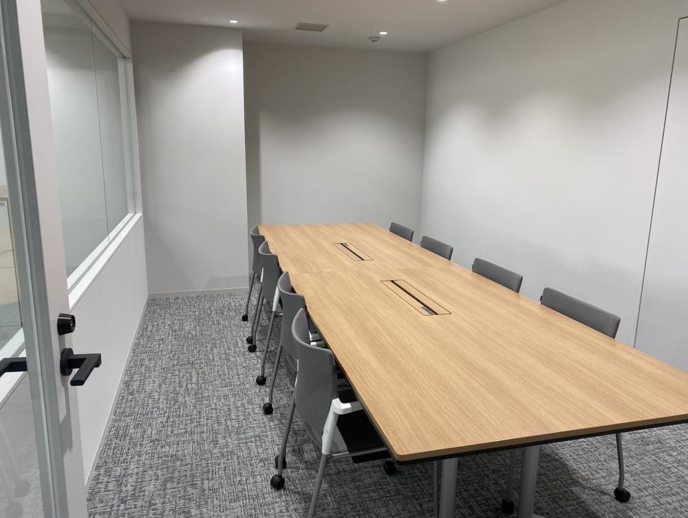 会議室1部屋 全ての家具設置の居抜き賃貸オフィス物件(約50坪) ｜居抜きオフィス物件検索サイト【vivit-ビビット】（4）