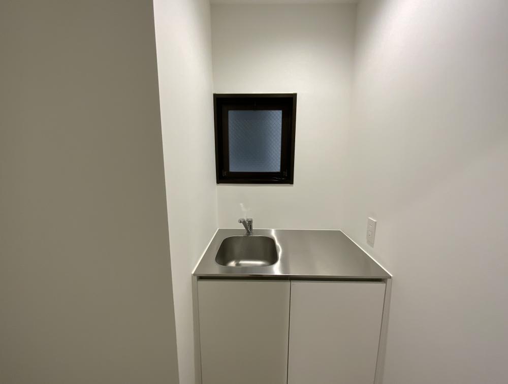 複数路線利用可能！ 会議室二部屋ありの居抜き賃貸オフィス物件(約65坪) ｜居抜きオフィス物件検索サイト【vivit-ビビット】（8）