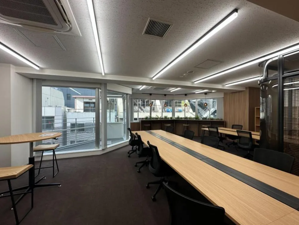 会議室造作済み！ デザイナーズ物件！の居抜き賃貸オフィス物件(約30坪) ｜居抜きオフィス物件検索サイト【vivit-ビビット】（4）
