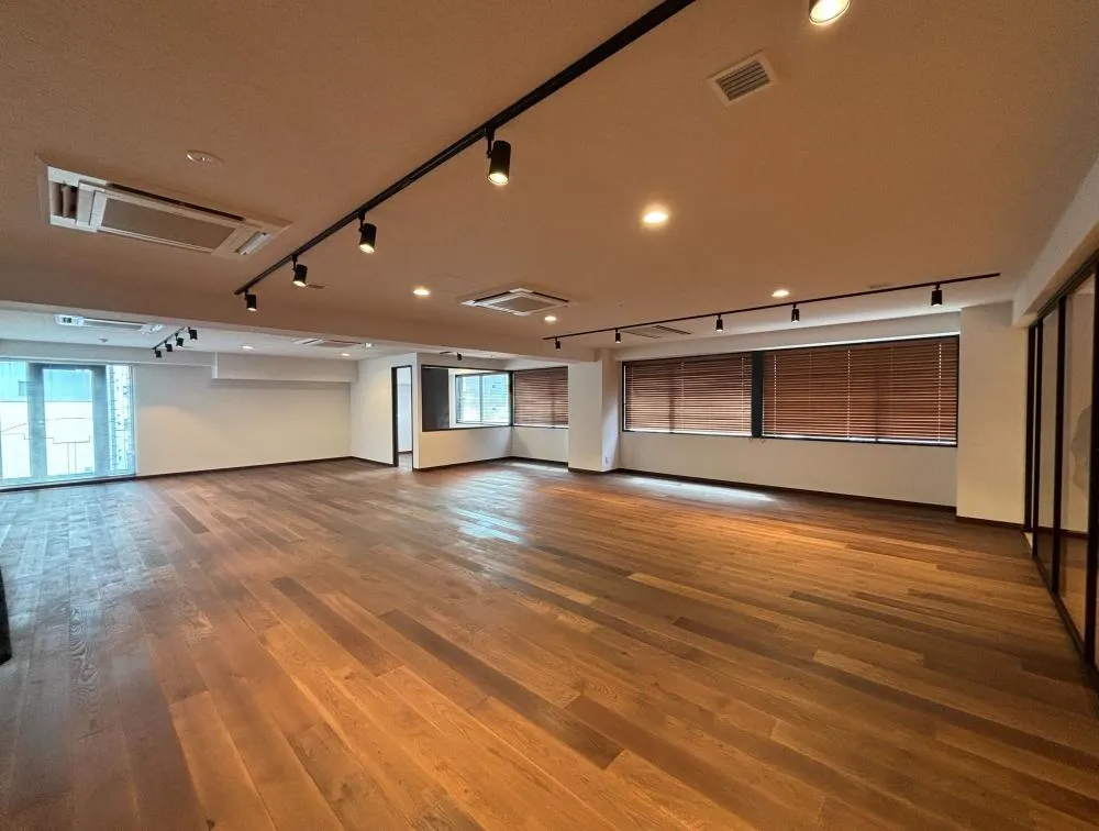 共有部含めフルリニューアルの居抜き賃貸オフィス物件(約105坪) ｜居抜きオフィス物件検索サイト【vivit-ビビット】（10）