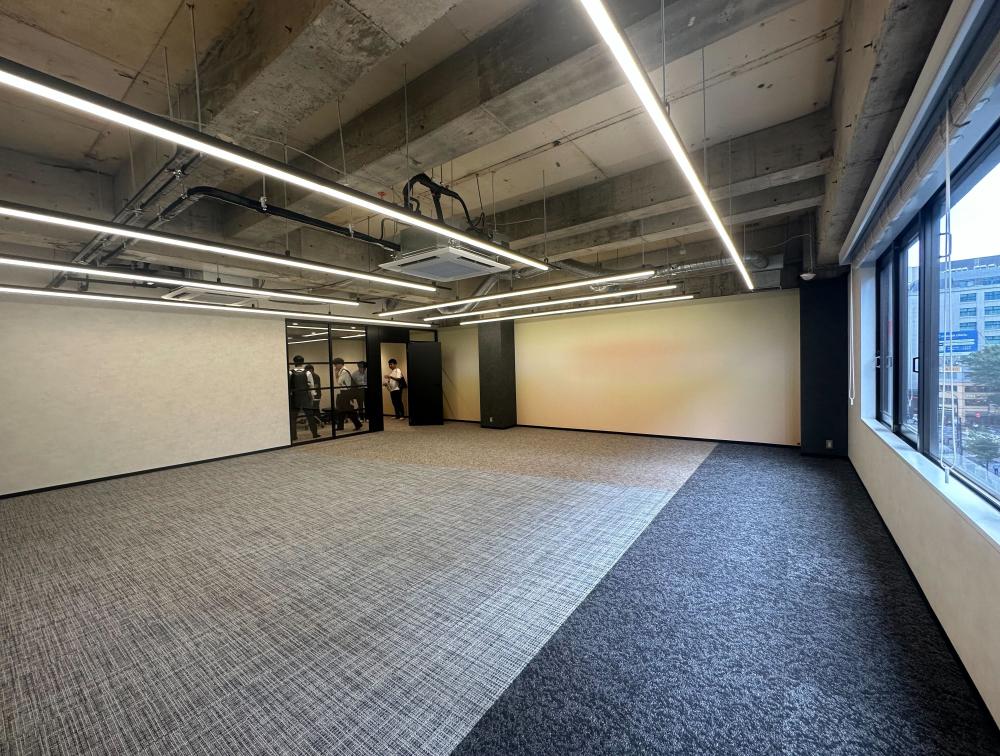 6名用会議室付き！ 新宿三丁目駅直結！の居抜き賃貸オフィス物件(約35坪) ｜居抜きオフィス物件検索サイト【vivit-ビビット】（3）