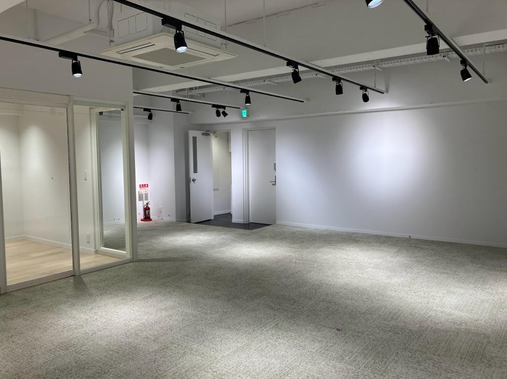 白基調 スケルトンオフィスの居抜き賃貸オフィス物件(約25坪) ｜居抜きオフィス物件検索サイト【vivit-ビビット】（7）