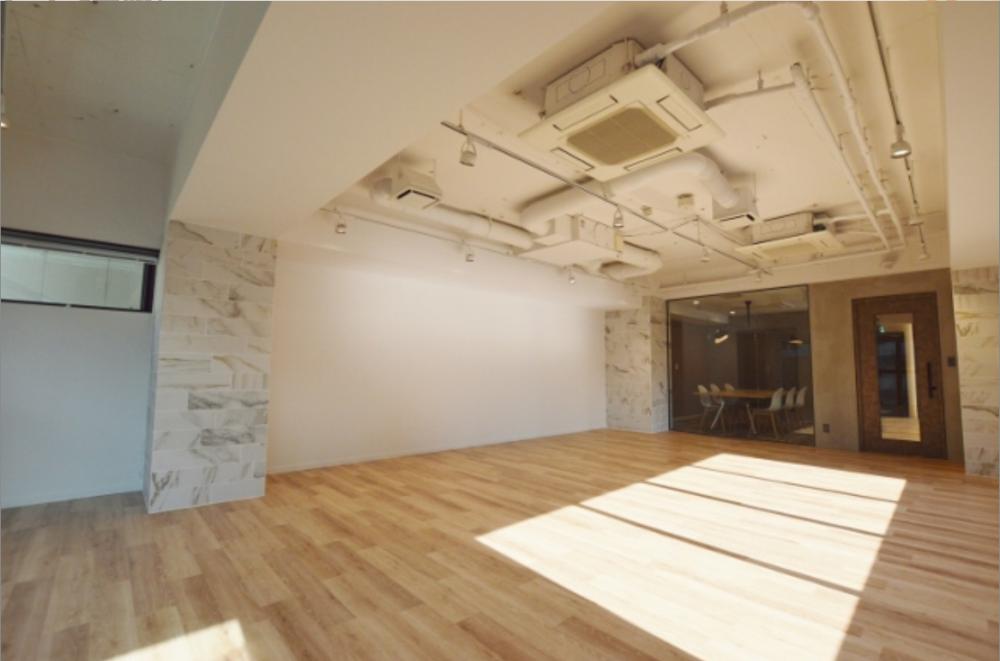 会議室付き！ ウッド調！の居抜き賃貸オフィス物件(約30坪) ｜居抜きオフィス物件検索サイト【vivit-ビビット】（5）