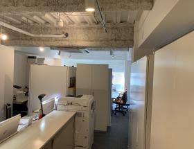 東京都港区西新橋 約10坪の居抜き賃貸オフィス物件(約10坪) ｜居抜きオフィス物件検索サイト【vivit-ビビット】（サムネイル3）