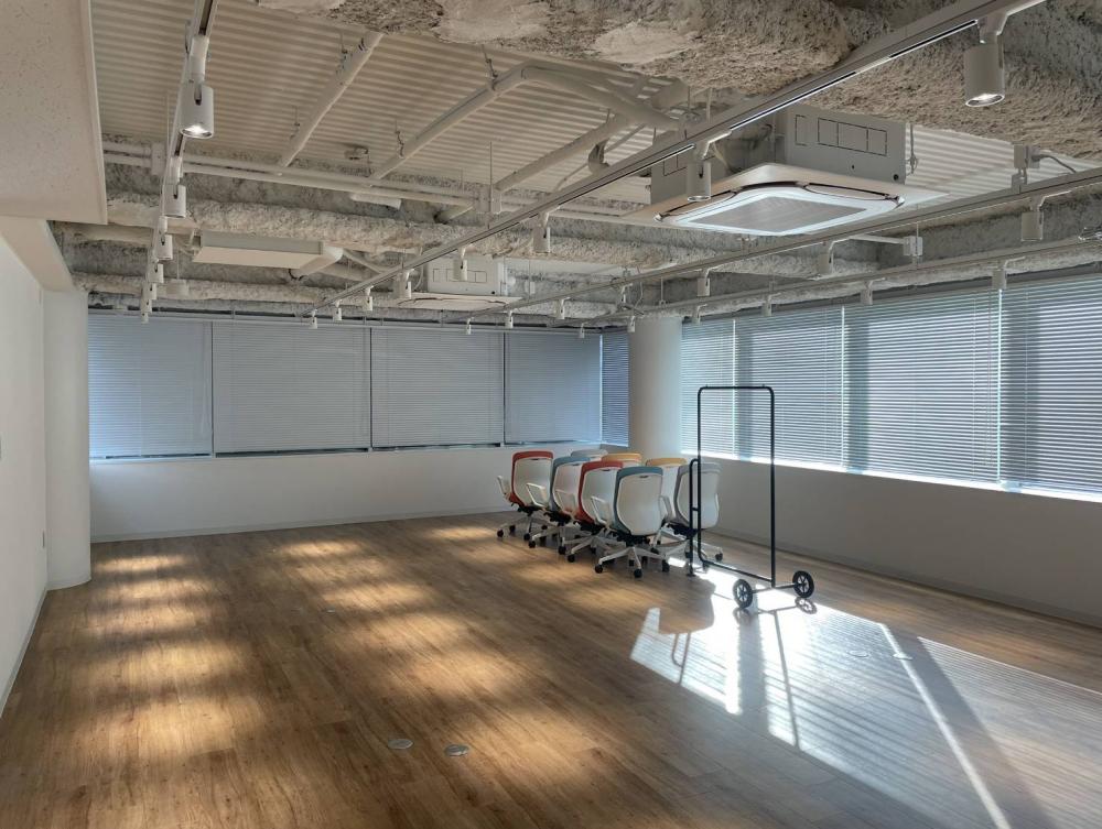 人気の渋谷エリア 会議室付きセットアップオフィスの居抜き賃貸オフィス物件(約40坪) ｜居抜きオフィス物件検索サイト【vivit-ビビット】（3）