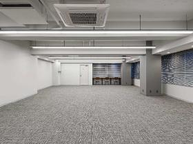 8名用会議室2室 開放感のあるオフィスの居抜き賃貸オフィス物件(約60坪) ｜居抜きオフィス物件検索サイト【vivit-ビビット】（サムネイル4）